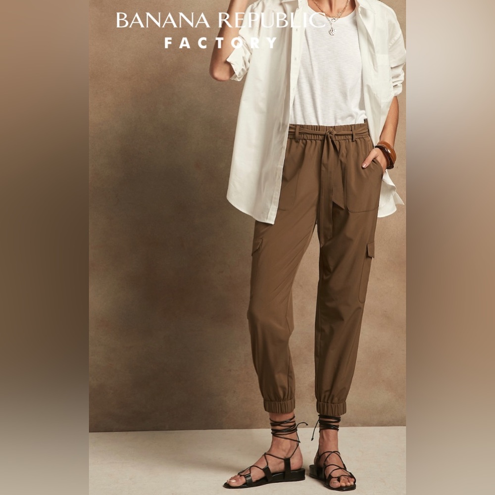 Banana Republic Airstretch Cargo Jogger